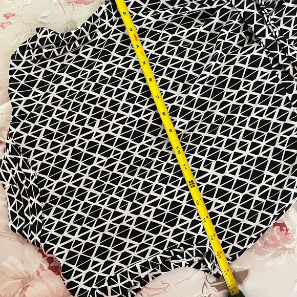 Like New “Liz Claiborne” Dress - Picture 7 of 9